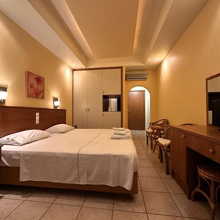 Souris Hotel โรเวียส ภายนอก รูปภาพ