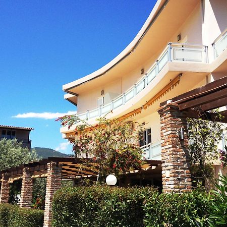 Souris Hotel โรเวียส ภายนอก รูปภาพ