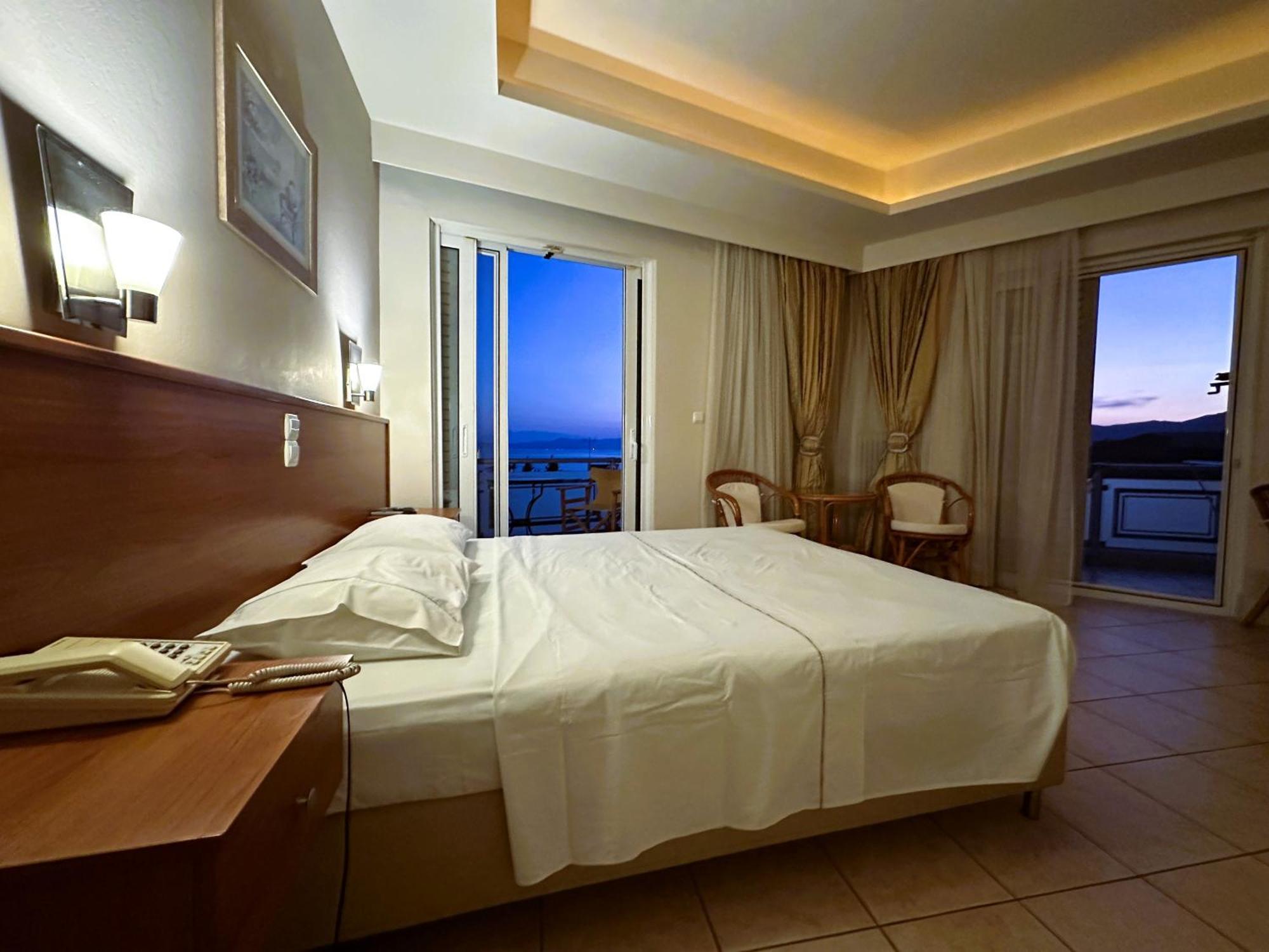 Souris Hotel โรเวียส ภายนอก รูปภาพ