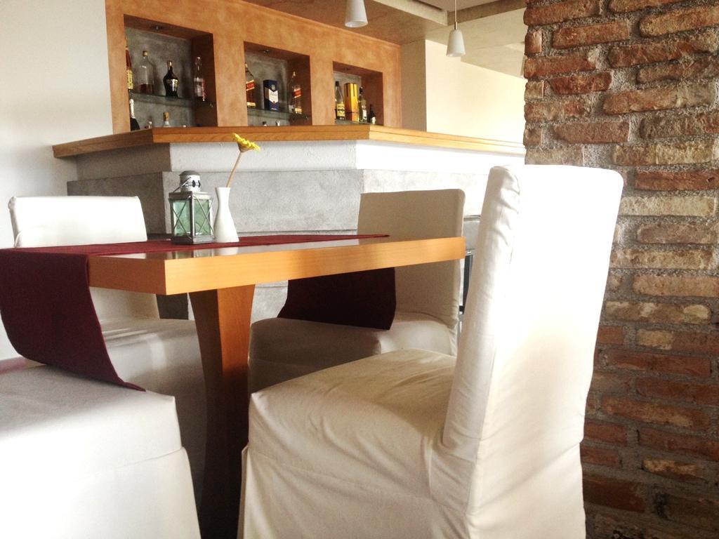 Souris Hotel โรเวียส ภายนอก รูปภาพ
