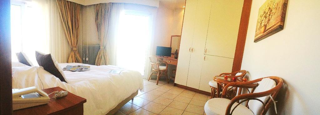Souris Hotel โรเวียส ภายนอก รูปภาพ