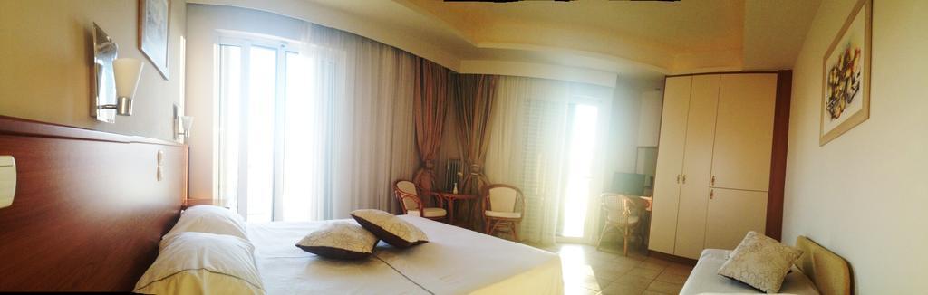 Souris Hotel โรเวียส ภายนอก รูปภาพ