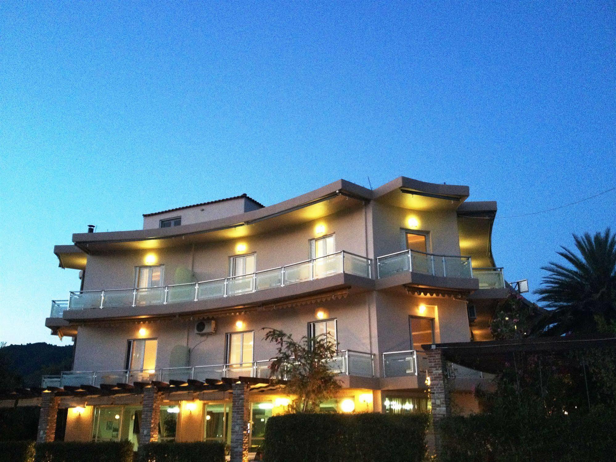 Souris Hotel โรเวียส ภายนอก รูปภาพ