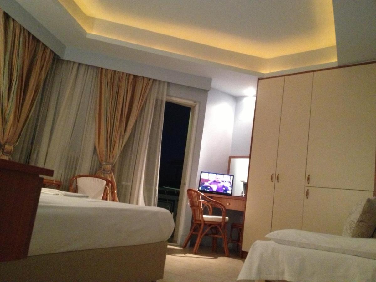Souris Hotel โรเวียส ห้อง รูปภาพ